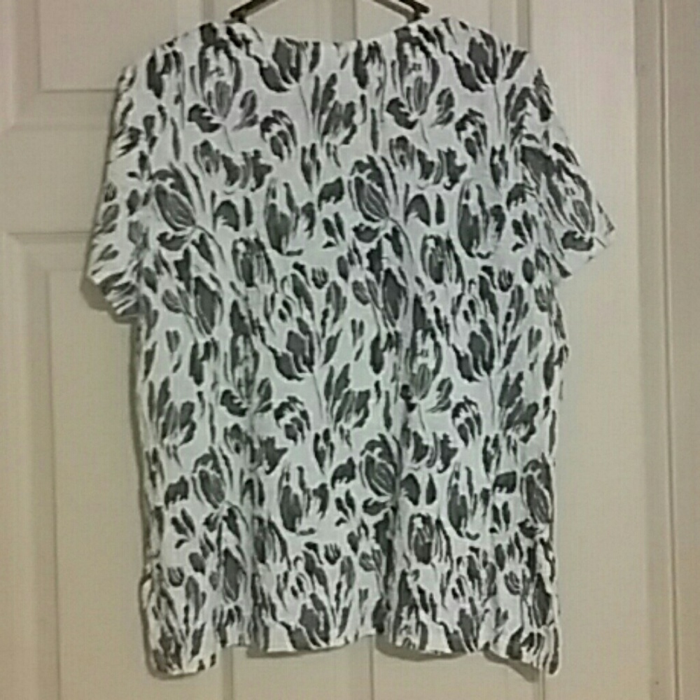 Blouse - Picture 2 of 5
